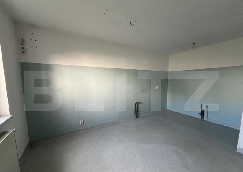 Spa?iu birou, 50 mp, zona Interservisan - 8