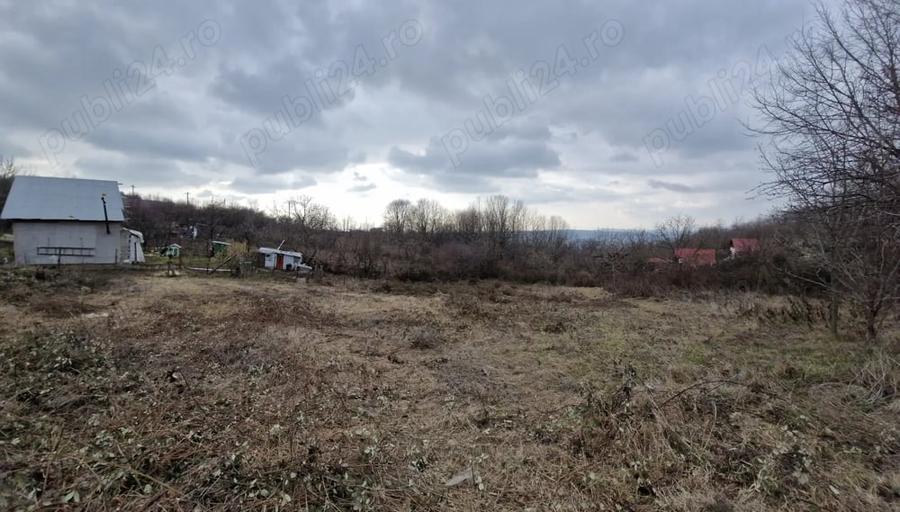 Teren de 1353 mp, în Seciu