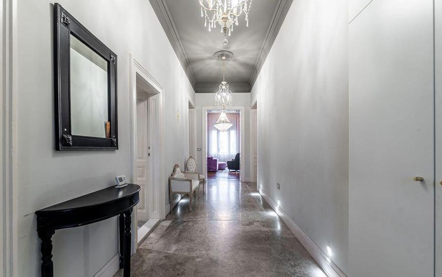 Apartament spatios cu 3 camere de LUX pe Metianu Comision 0 - 2