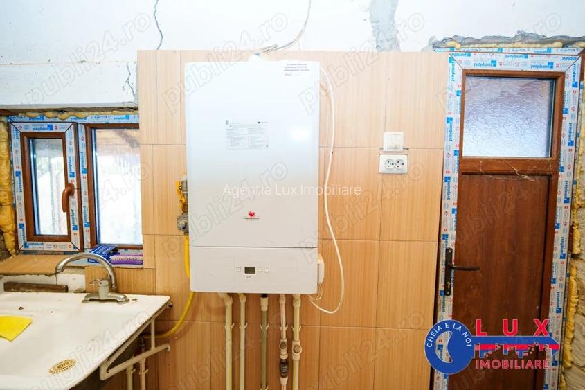 ID 6720 EXCLUSIVITATE CASA pe Strada Trandafirilor