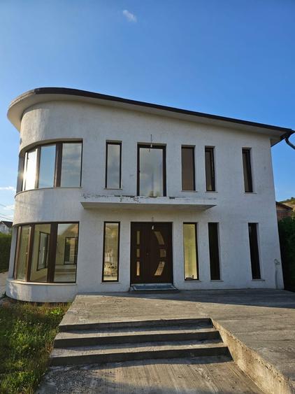 Casa deosebita, construita pentru familie, nu pentru vanzare! - 3