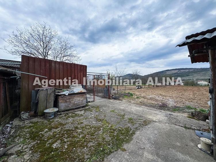 Casa si teren 2086 mp, in Satul Soimus din Comuna Soimus, Jud. Hunedoara, zona centrala. - 1