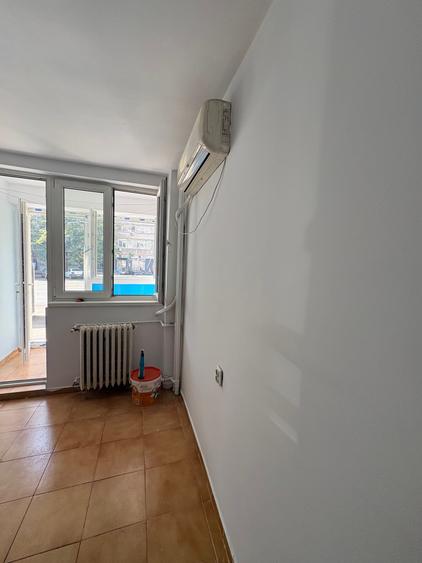 Spatiu la parter vizavi de Magazinele Marius, Ritmului Pantelimon, parter, 31 mp - 10