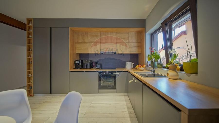 Vilă modernă, cu garaj, panouri și pompă de căldură, Cristian - 14