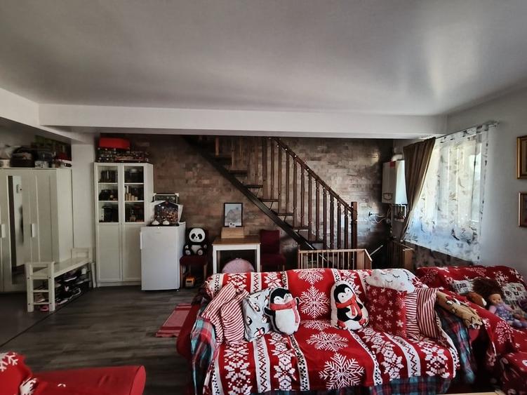 Apartament cu 3 camere de vanzare in Busteni - 2