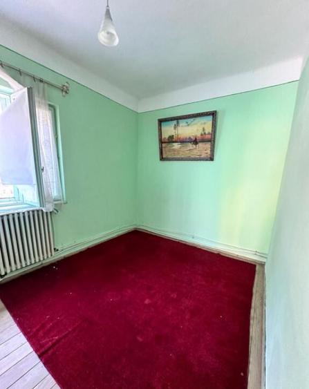 Proprietate 2 corpuri situata in zona Tomis I - 12