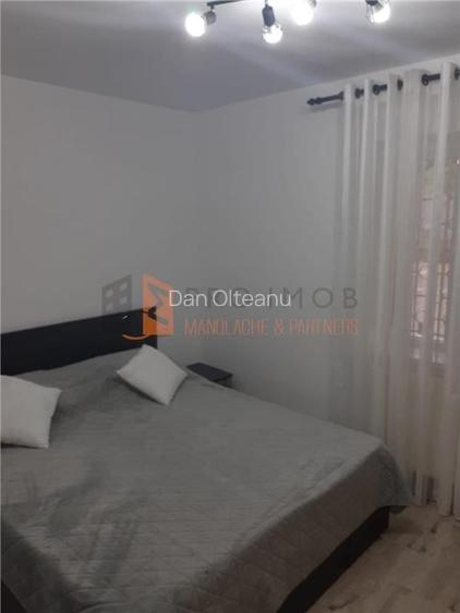 Garsoniera cf 1 decomandata zona Crang