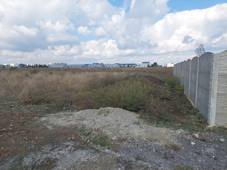 Otopeni, Padure,teren 1300 mp, D 20 m - 2