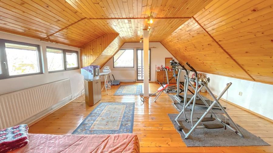 Casa cu garaj si teren de 490 mp in zona de case Bartolomeu-Brasovul Vechi - 10