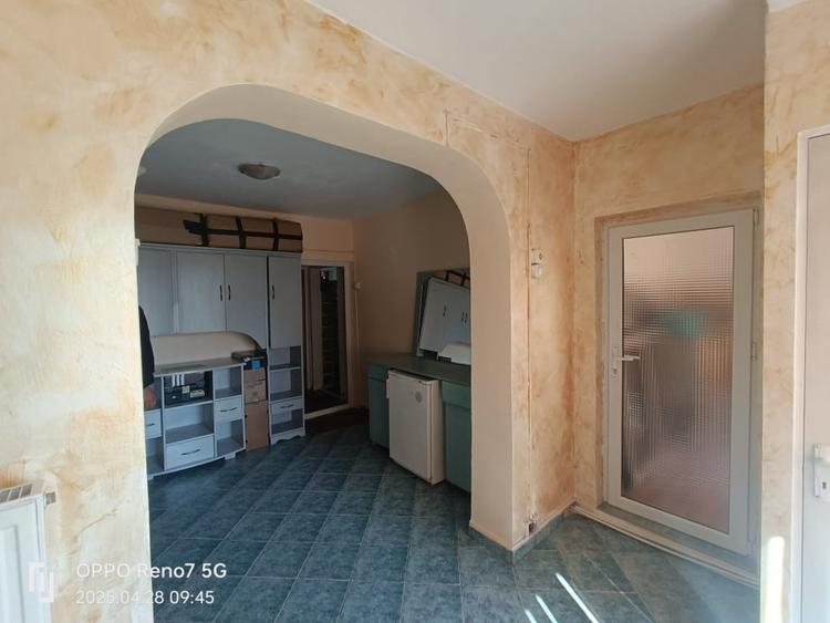 Apartament cu 3 camere si spatiu comercial de vanzare in Reghin str. Fagarașului - 5