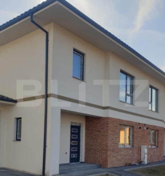 Casa cu 5 camere, 160 mp utili, 200 mp de teren liber, zona - 4