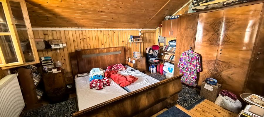 Casa Breaza , zona centrala , 500mp teren drept ,toate utilitatile - 12