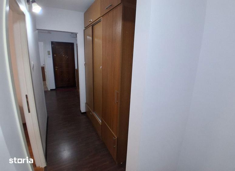 3 camere decomandat Pacurari Petru Poni 65 mp et. 1 Cod:160170 - 1