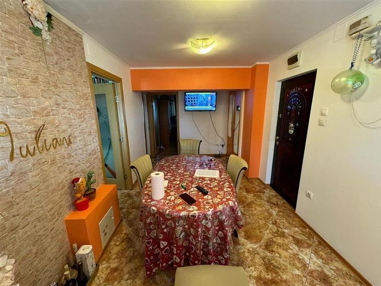 Apartament 3 camere , zona Liceul Pedagogic, etaj 3, mobilat si utilat - 10