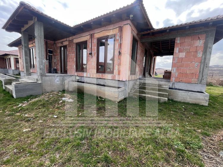 Casa individuala | Semifinisata | 105 mp | 500 mp teren | Sard - 2