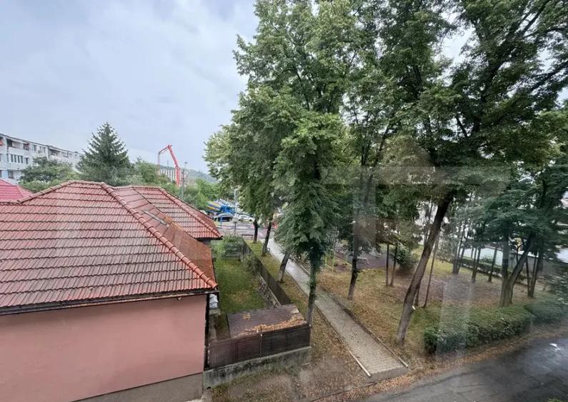 Apartament cu 2 camere, etaj intermediar, zona verde, ideal - 1