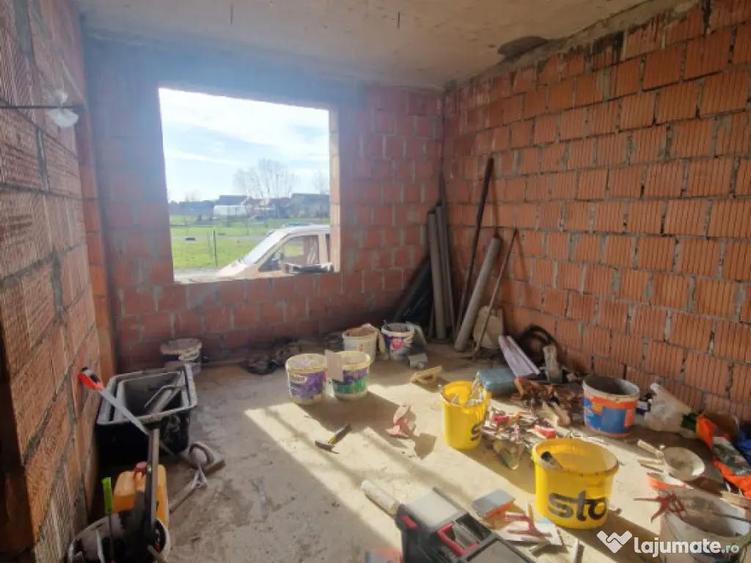 Casa P+M la ro?u de vanzare in Catalina zona lini? - 7