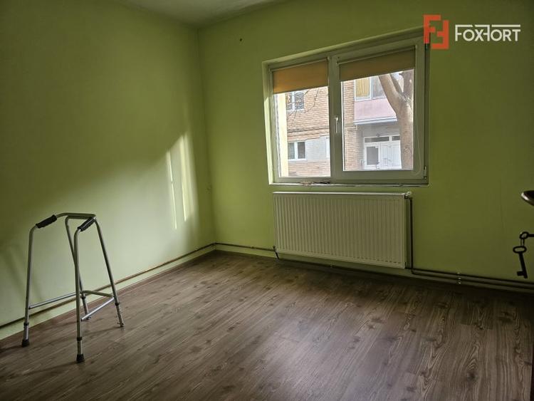 Apartament cu 3 camere, decomandat cu vedere pe 3 parti - zona Miorita - 10