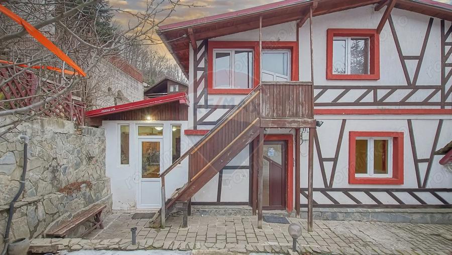Casă cu 6 camere cu Teren 337 Mp în Central