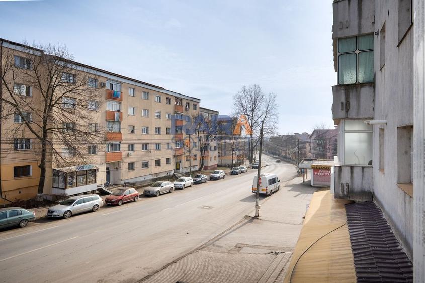 Apartament spațios cu 4 camere - renovat modern, mobilat și utilat - 14