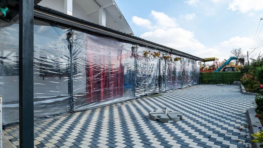 Vanzare restaurant cu  terasa si teren intravilan liber/ Salcuta-Titu - 2