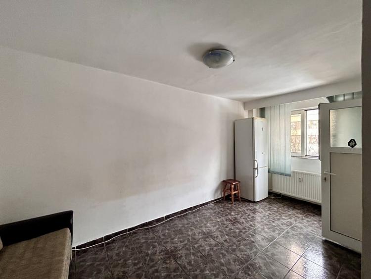 Garsoniera 22mp, Democratiei, Ploiesti - 1