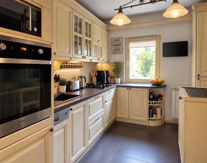 Apartament cu 3 camere decomandat în Târgu Cucu