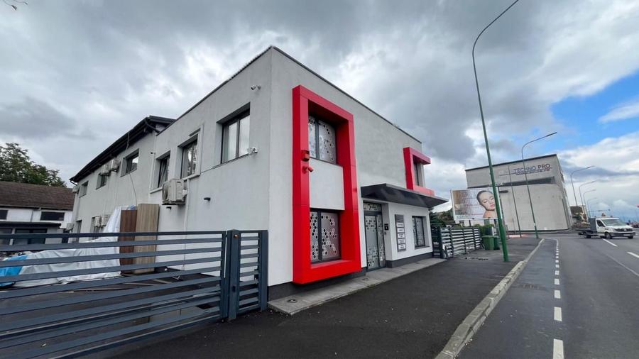 Imobil si 8 locuri de parcare   - de vanzare in Brasov - 2