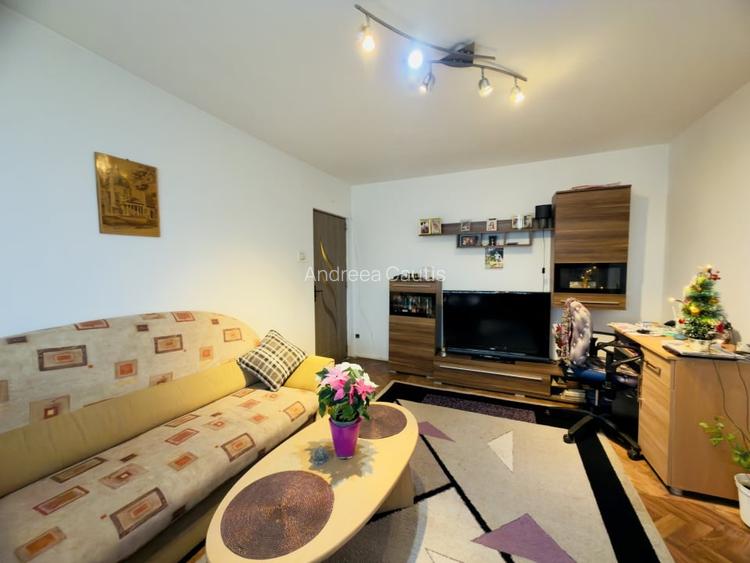 Apartament 3 camere, semidecomandat, 53mp utili, zona Girocului