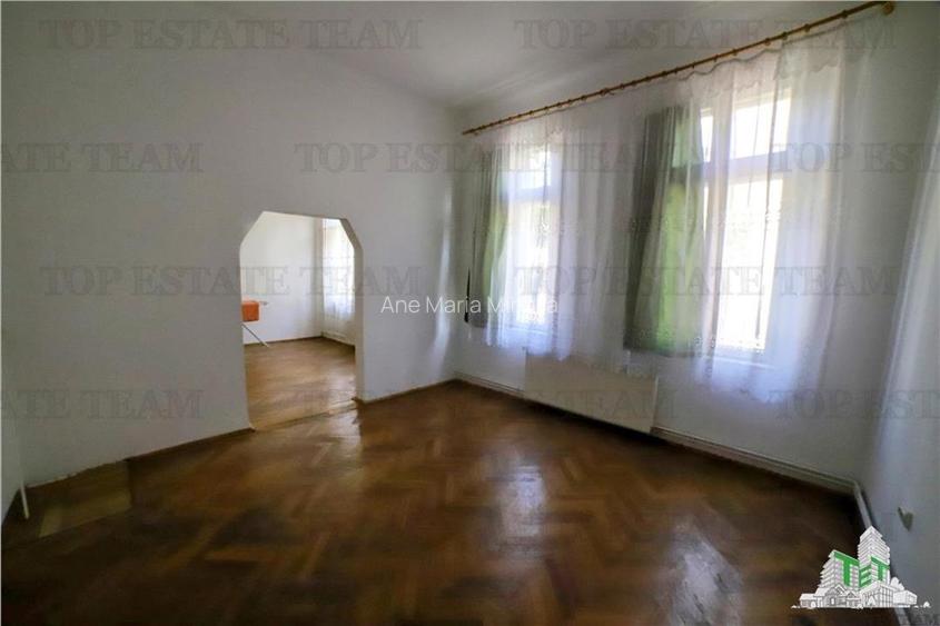 Apartament cu 4 camere  de vanzare, Ultracentral,  Kogalniceanu, curte si pod