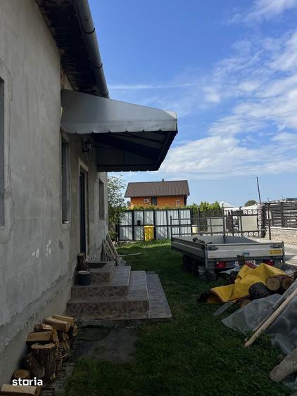 Casa 4 camere, curte mare de 900mp - 2
