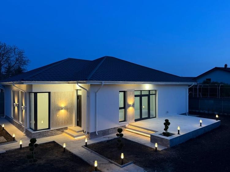 Casă de vânzare Bucov - 1