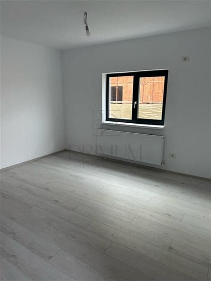 Duplex spatios - bucatarie inchisa - zona linistita - teren 375 mp - 13