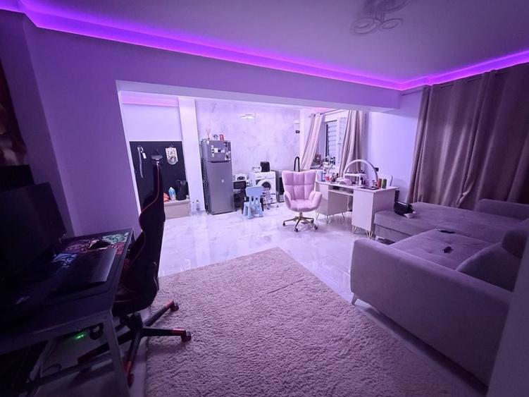 Apartament cu 2 camere decomandat în Exterior Vest