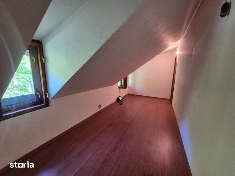 Casă cu 4 camere cu Teren 550 Mp în Central
