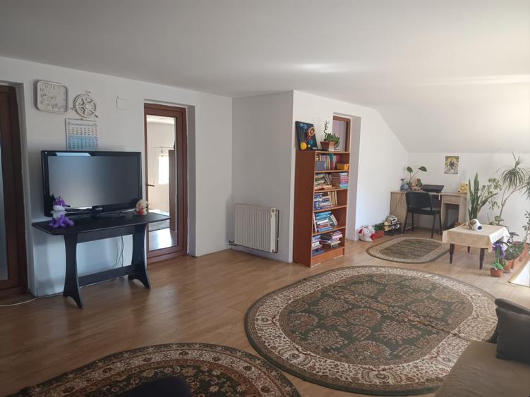 Casă individuală cu 5 camere cu Teren 500 Mp în Valu lui Traian