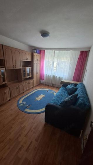 Garsonieră decomandată în Noua