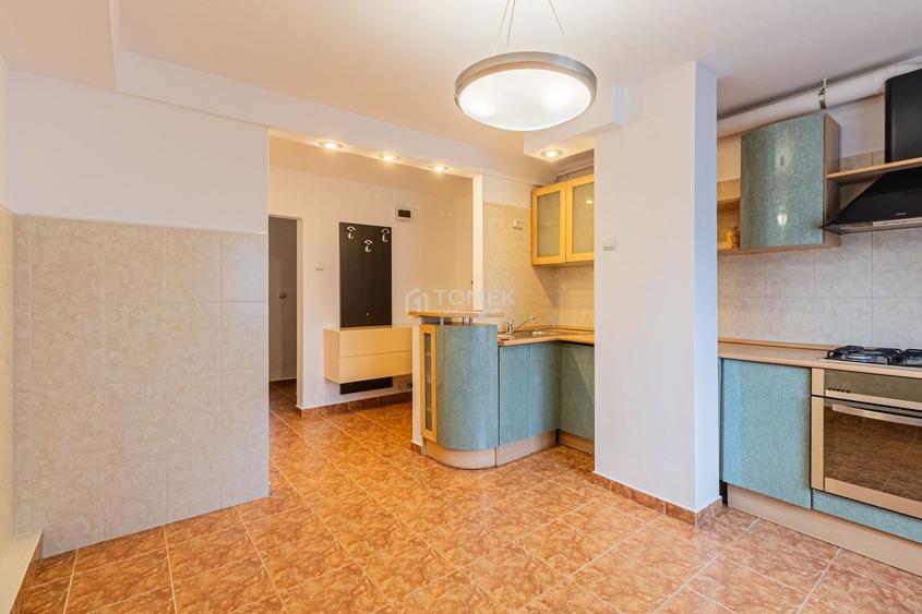 Apartament cu 4 camere decomandat, mobilat în Scriitorilor