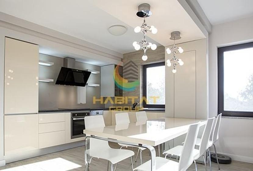 Apartament cu 3 camere semidecomandat în Berceni