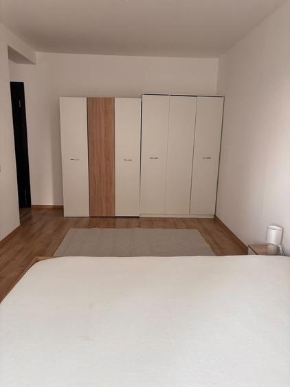 Direct proprietar| Apartament tip studio 43mp| Mobilat complet| Loc de parcare propriu| Sanpetru - 400Euro - 1