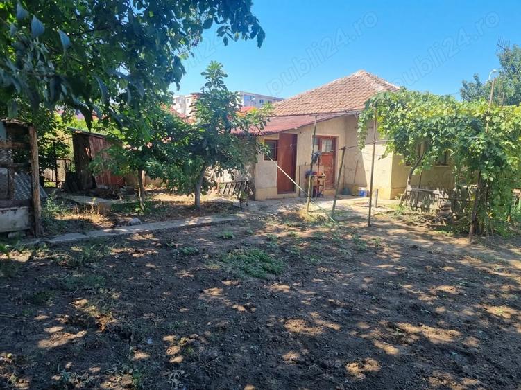 Casă cu 5 camere cu Teren 680 Mp în Km 5