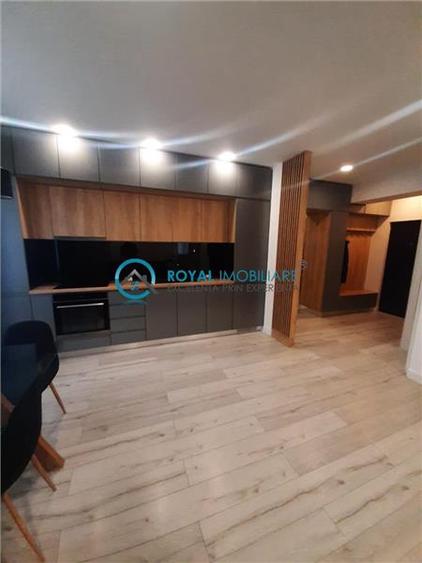 Apartament cu 3 camere decomandat, mobilat în 9 Mai