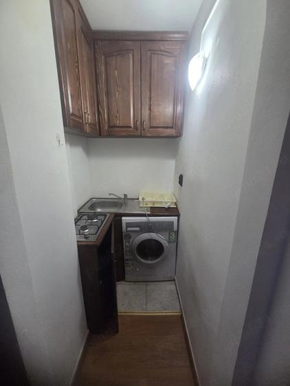 Garsonieră decomandată în Central