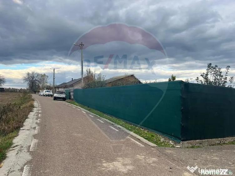 Teren de 2727 mp, în Cârligele