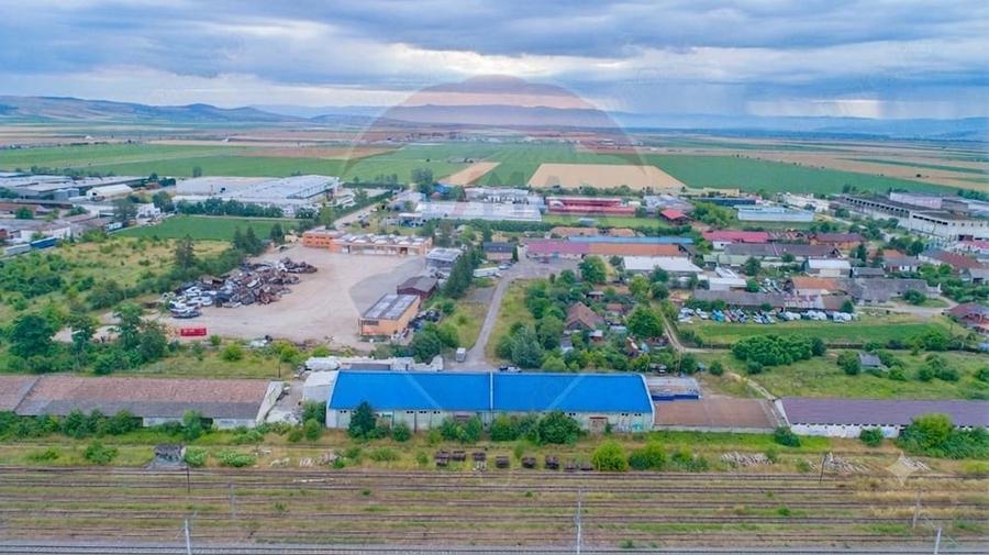 Spațiu comercial, de 1,716 mp, în Est