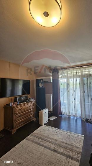 Casă cu 5 camere cu Teren 702 Mp în Nord