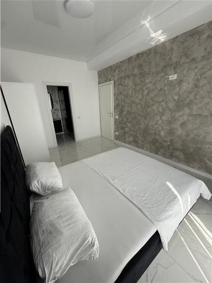 Apartament cu 5 camere decomandat, mobilat în Nord