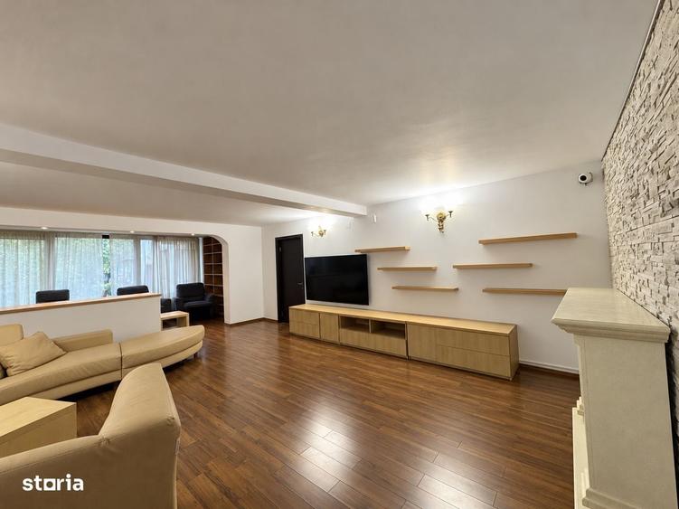 Casă cu 4 camere în Brătuia
