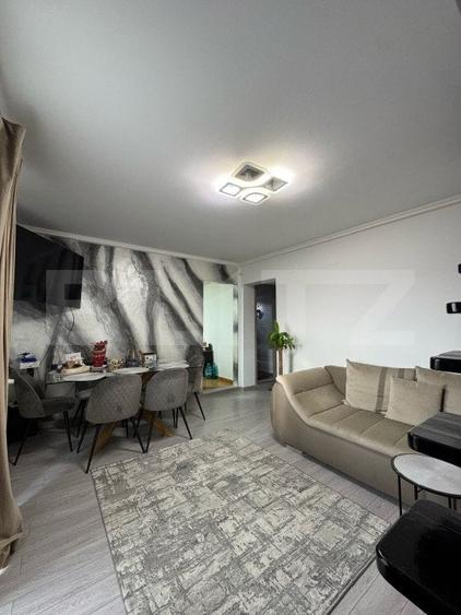 Apartament cu 4 camere decomandat, mobilat în Central