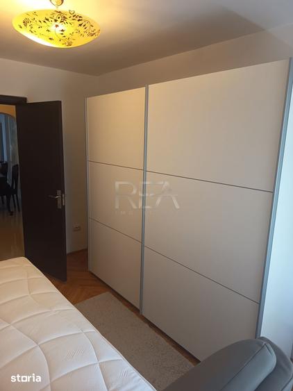 Apartament cu 4 camere decomandat în Centrul Civic
